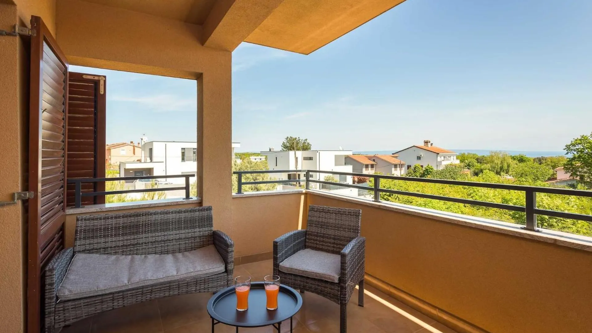 Apartments Cesare With Shared Pool Liznjan Croatia